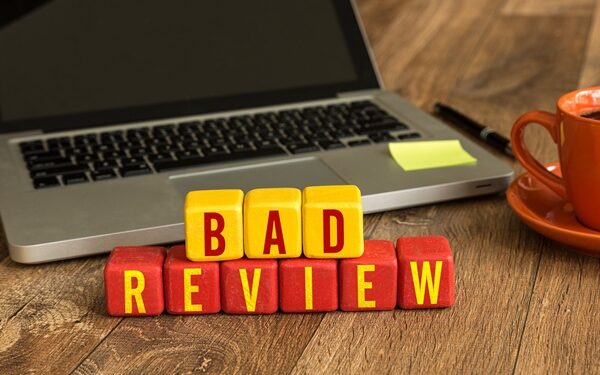 Πώς να διαχειριστείτε μια αρνητική κριτική