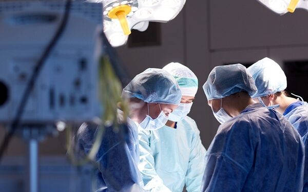 Πρωτοποριακή επέμβαση αποκατάστασης γνάθων στην Κύπρο