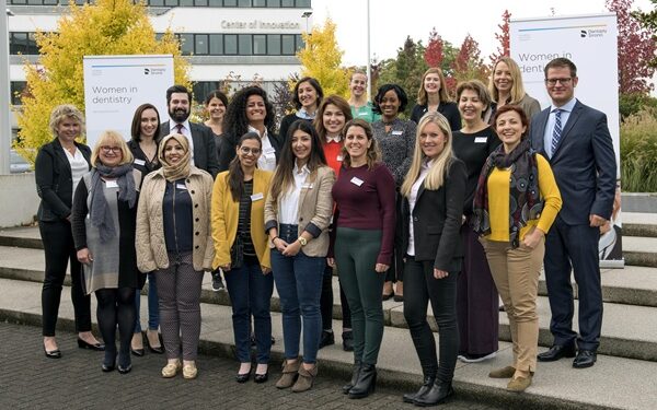 Dentsply Sirona: Μια νέα σειρά εκπαιδευτικών προγραμμάτων από γυναίκες για γυναίκες