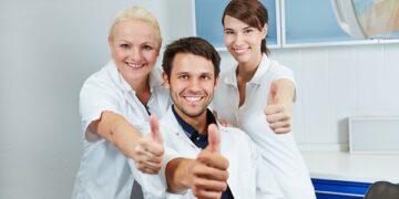 Έξι αλλαγές που η οδοντιατρική ομάδα θα ήθελε να δει τον οδοντίατρο να εφαρμόζει από τη νέα χρονιά!