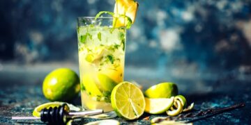 Έρευνα: Όχι μόνο τι τρώμε, αλλά και το πώς το τρώμε επηρεάζει τη διάβρωση των δοντιών