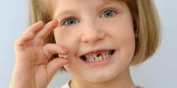 Πώς βιώνουν τα παιδιά την απώλεια του πρώτου τους δοντιού;