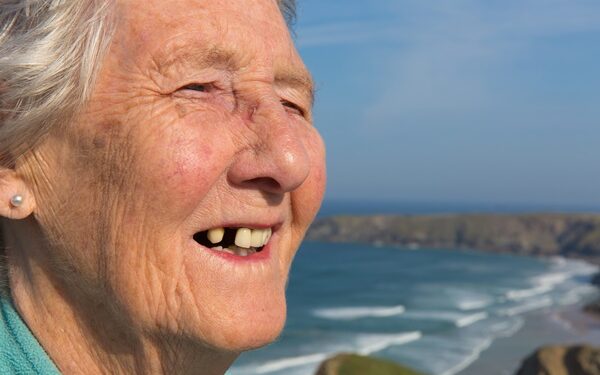 Έρευνα: Οι μεγαλύτερες γυναίκες που έχουν χάσει τα δόντια τους διατρέχουν υψηλότερο κίνδυνο υπέρτασης