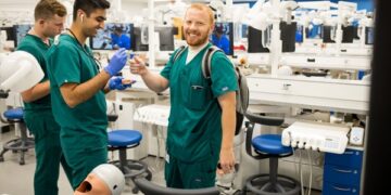 Η Dentsply Sirona εγκαθιστά σύγχρονες οδοντιατρικές μονάδες προσομοίωσης για τους φοιτητές στο Πανεπιστήμιο του Μισούρι-Κάνσας