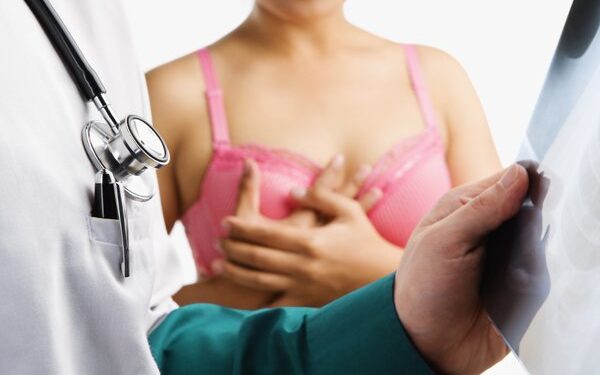 Έρευνα συνδέει την περιοδοντική νόσο με τον καρκίνο του μαστού