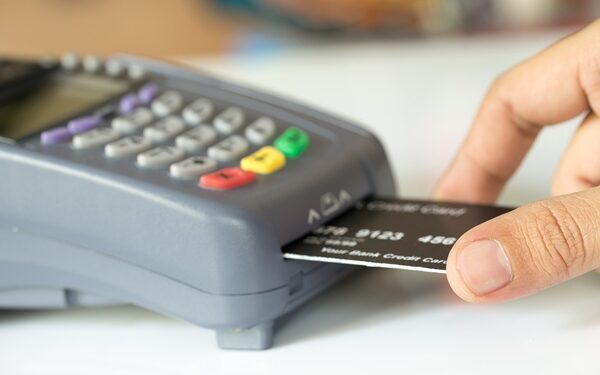 Πρόστιμο 1500 ευρώ σε όσους οδοντιάτρους δεν έχουν POS