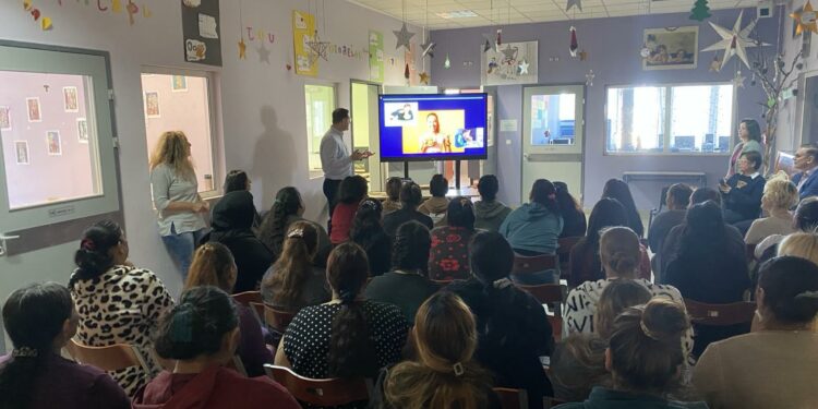 Ενημερωτική δράση της ΕΟΟ στις γυναικείες φυλακές Θήβας