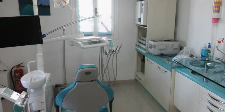 Πωλείται οδοντιατρείο στη Μύκονο