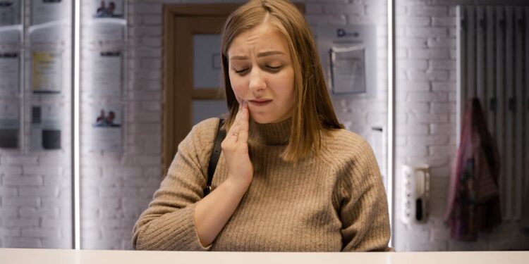 Έρευνα: Σημαντικά κενά γνώσης για τη στοματική υγεία στους νέους