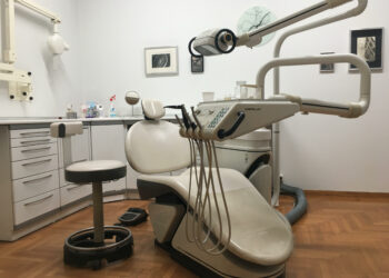 Πωλείται καινούριο χειρουργικό μοτέρ της ARISTON DENTAL