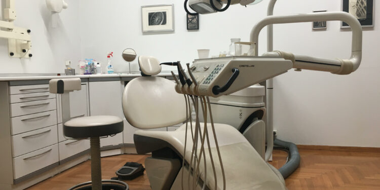 Πωλείται καινούριο χειρουργικό μοτέρ της ARISTON DENTAL