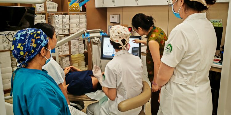 Η Dentsply Sirona στηρίζει τα παιδιά με λυκόστομα στην Ασία