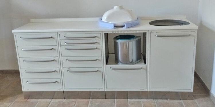 Πωλείται οδοντιατρικό έπιπλο Astra